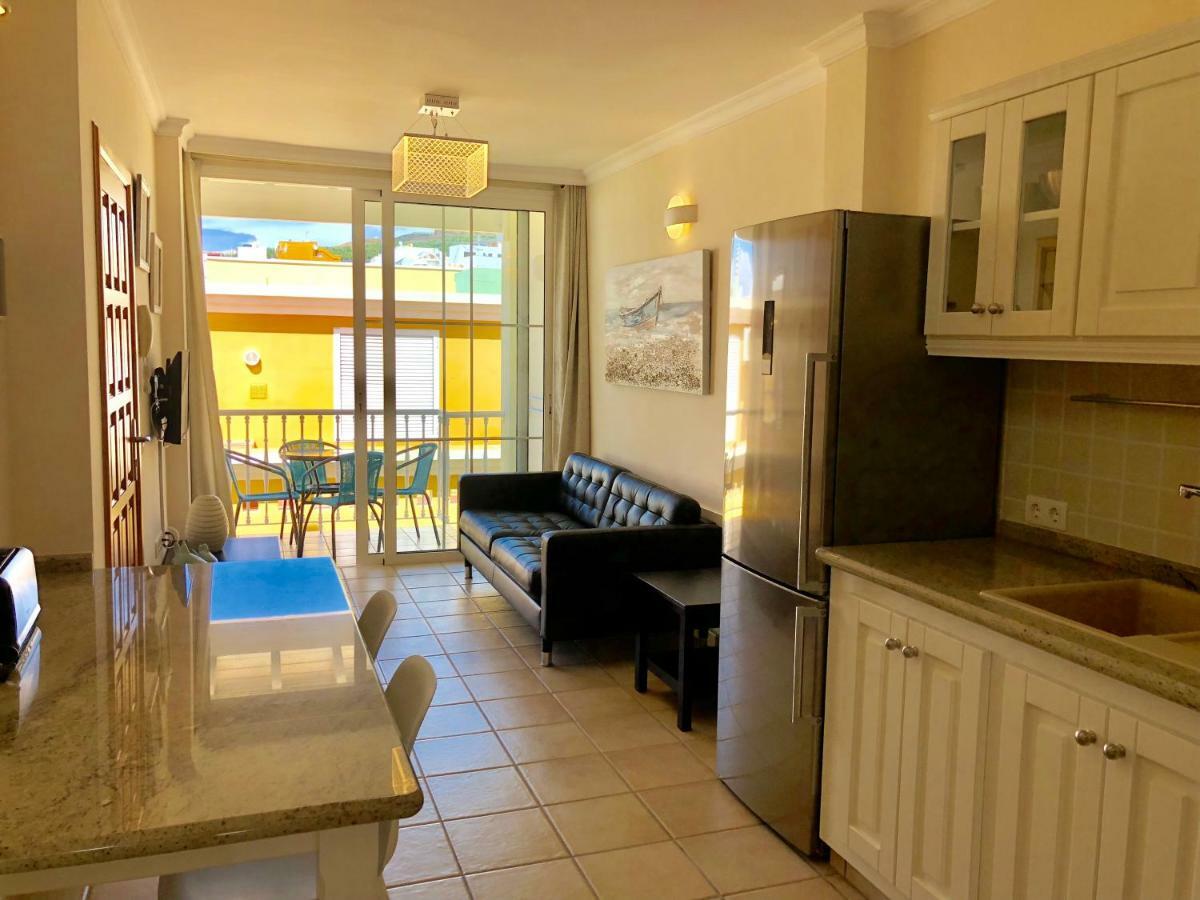 Apartamentos El Faro Puerto De Naos Екстериор снимка