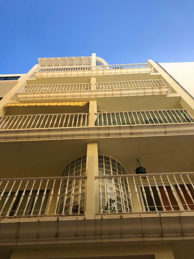 Apartamentos El Faro Puerto De Naos Екстериор снимка