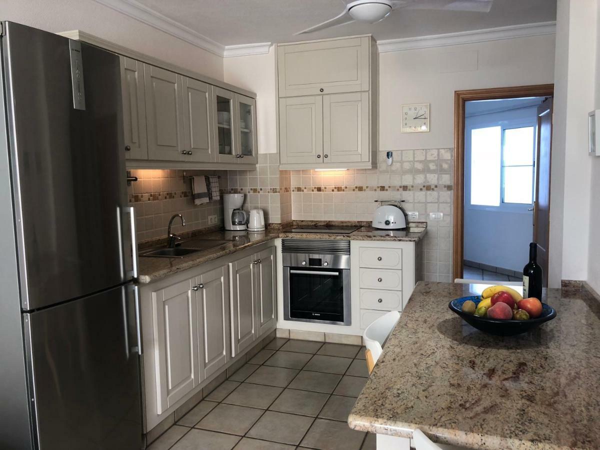 Apartamentos El Faro Puerto De Naos Екстериор снимка